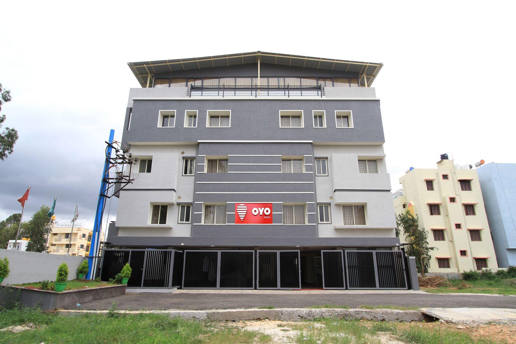 Oyo 4797 Lulu Hospitality Hotel Yelahanka Exterior photo
