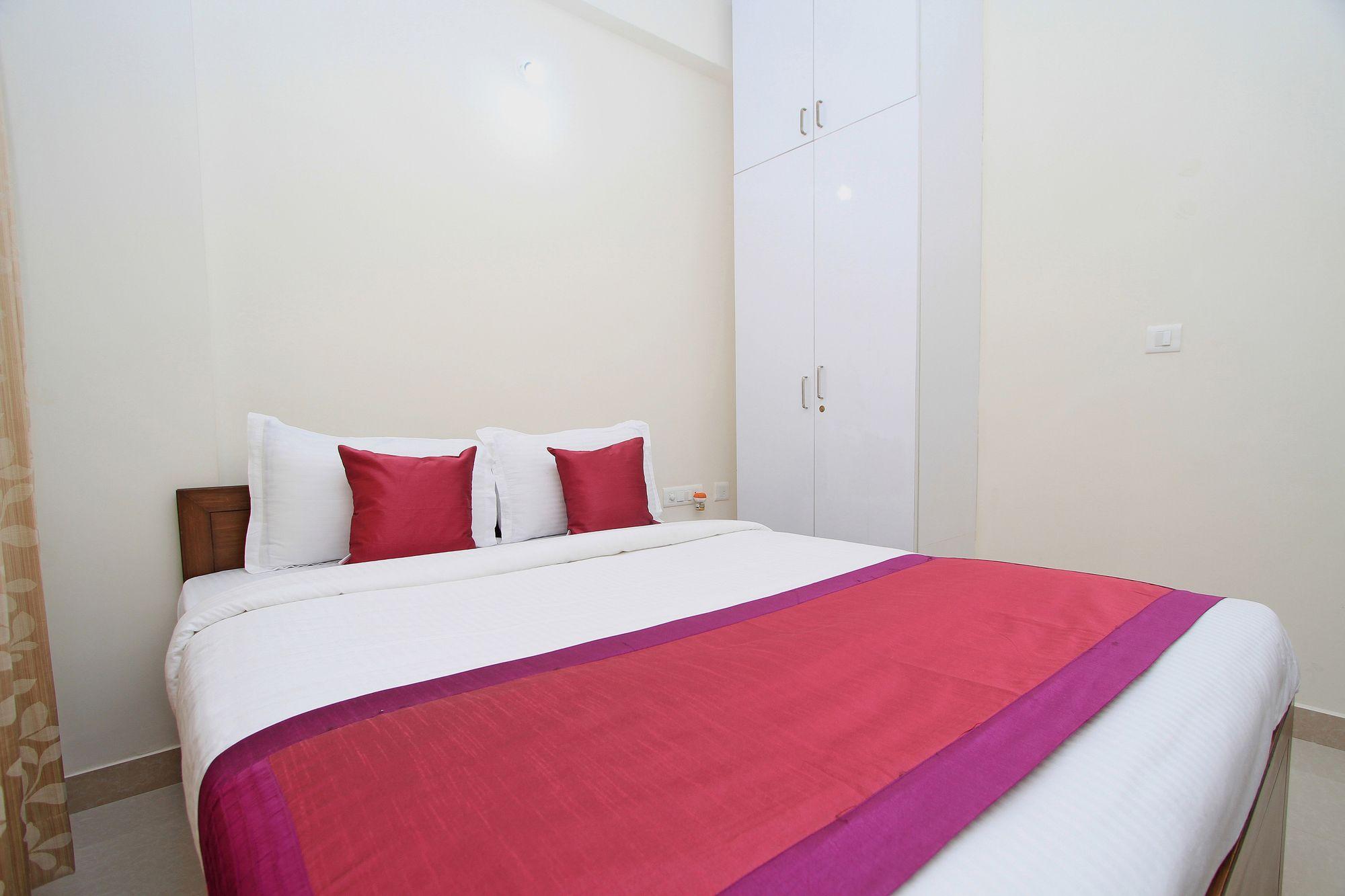Oyo 4797 Lulu Hospitality Hotel Yelahanka Exterior photo