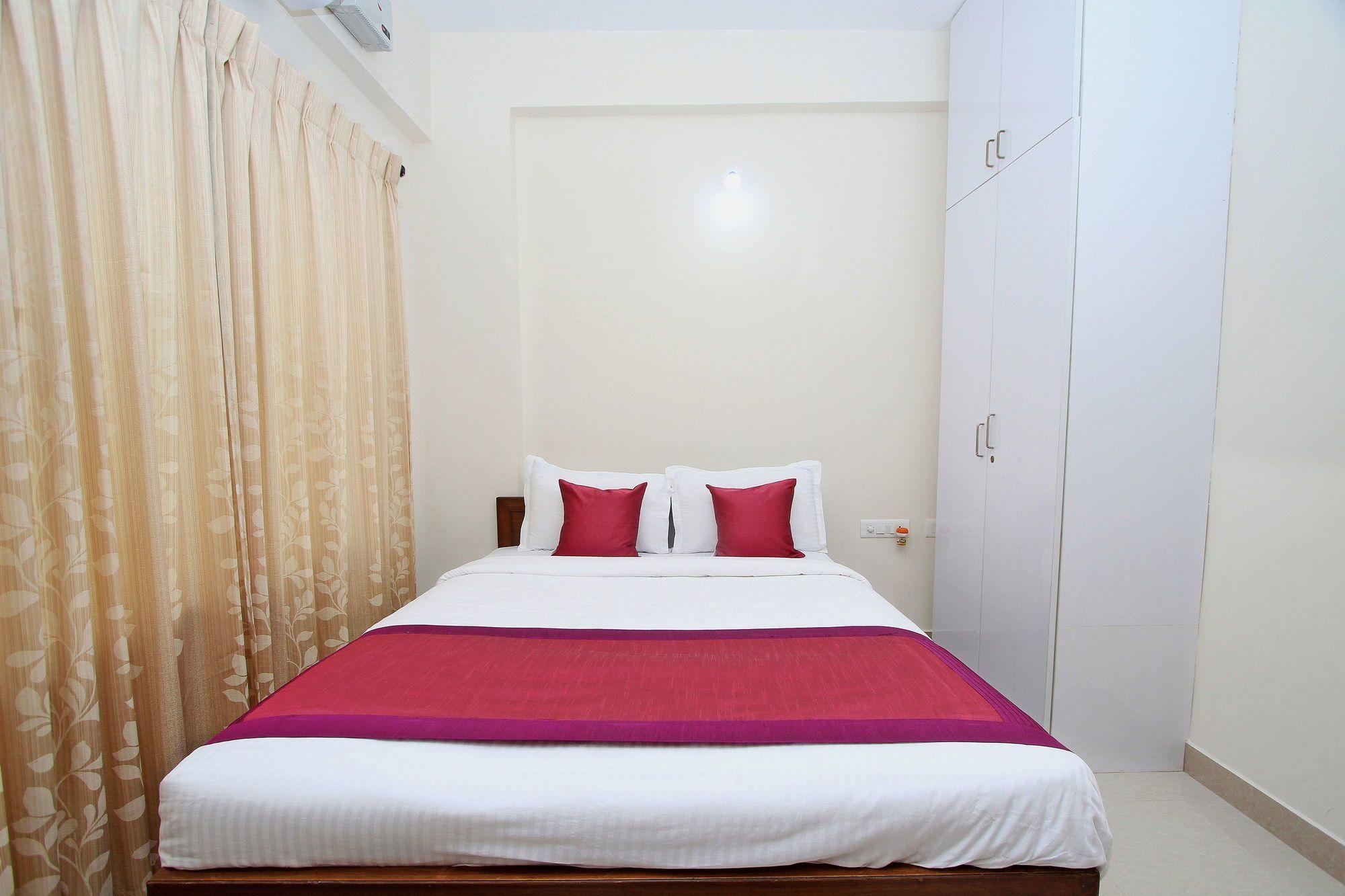 Oyo 4797 Lulu Hospitality Hotel Yelahanka Exterior photo