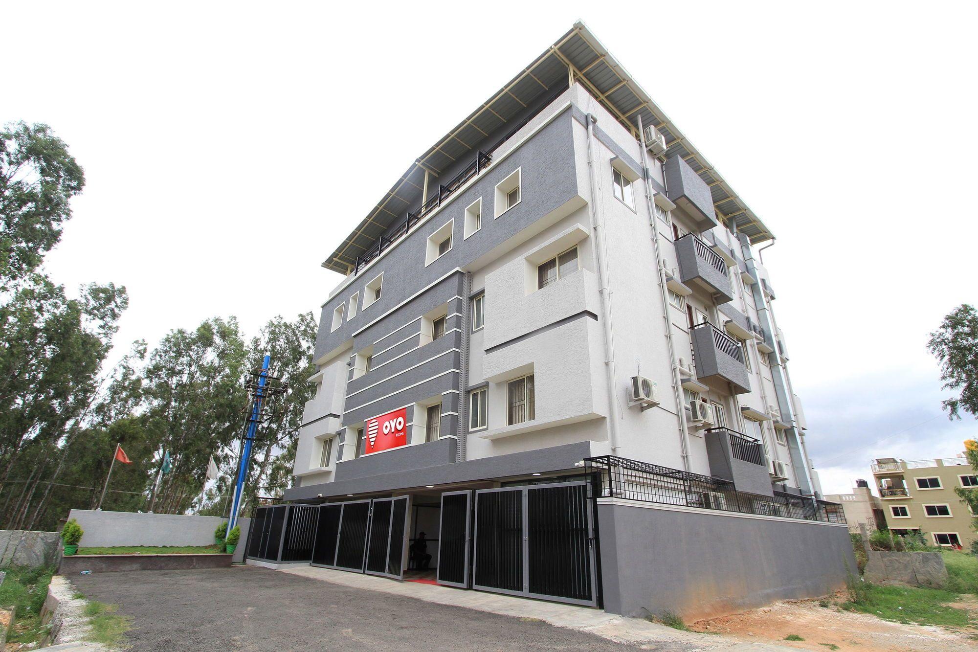 Oyo 4797 Lulu Hospitality Hotel Yelahanka Exterior photo